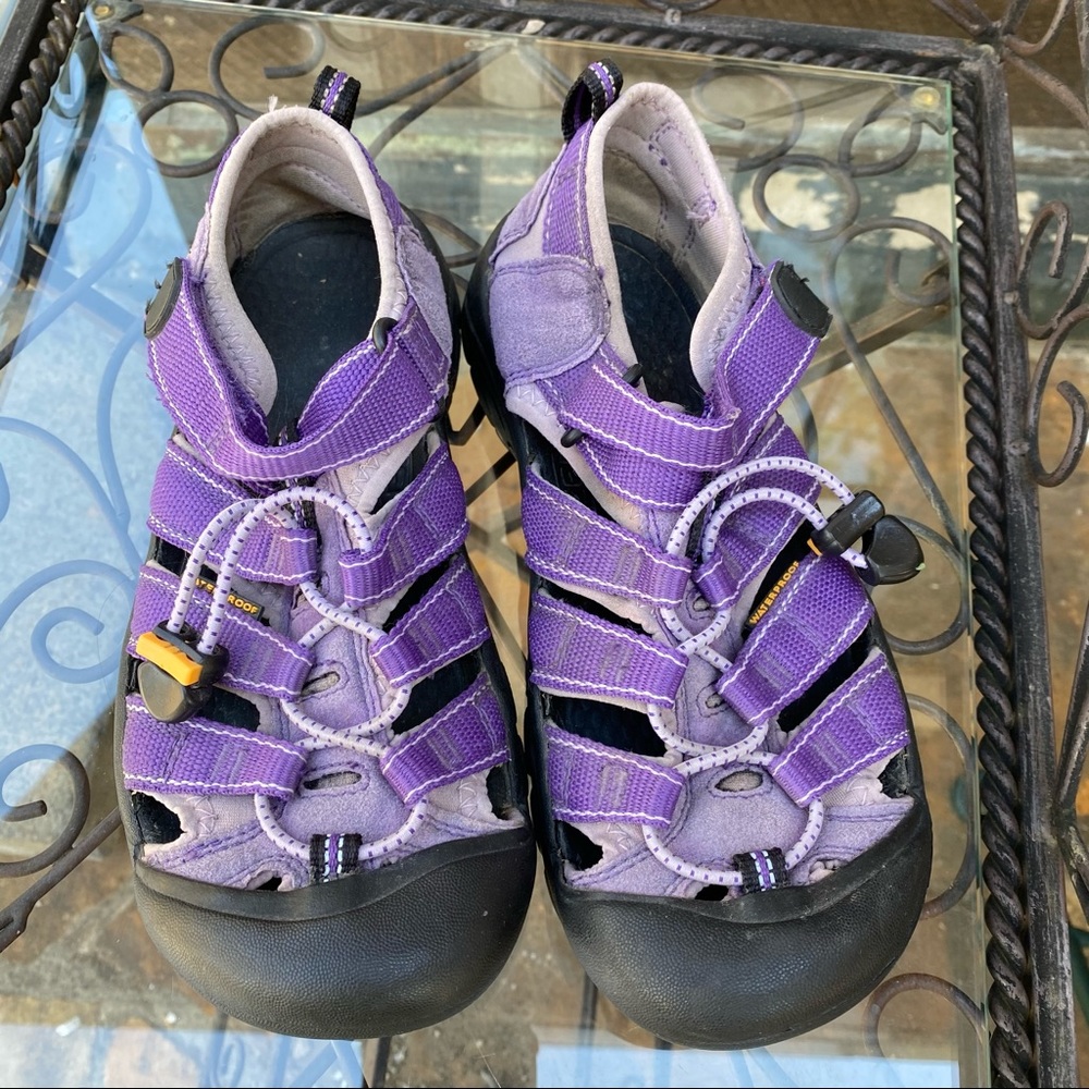 Girls Size 4 KEEN Purple Water Sandals Almost New!